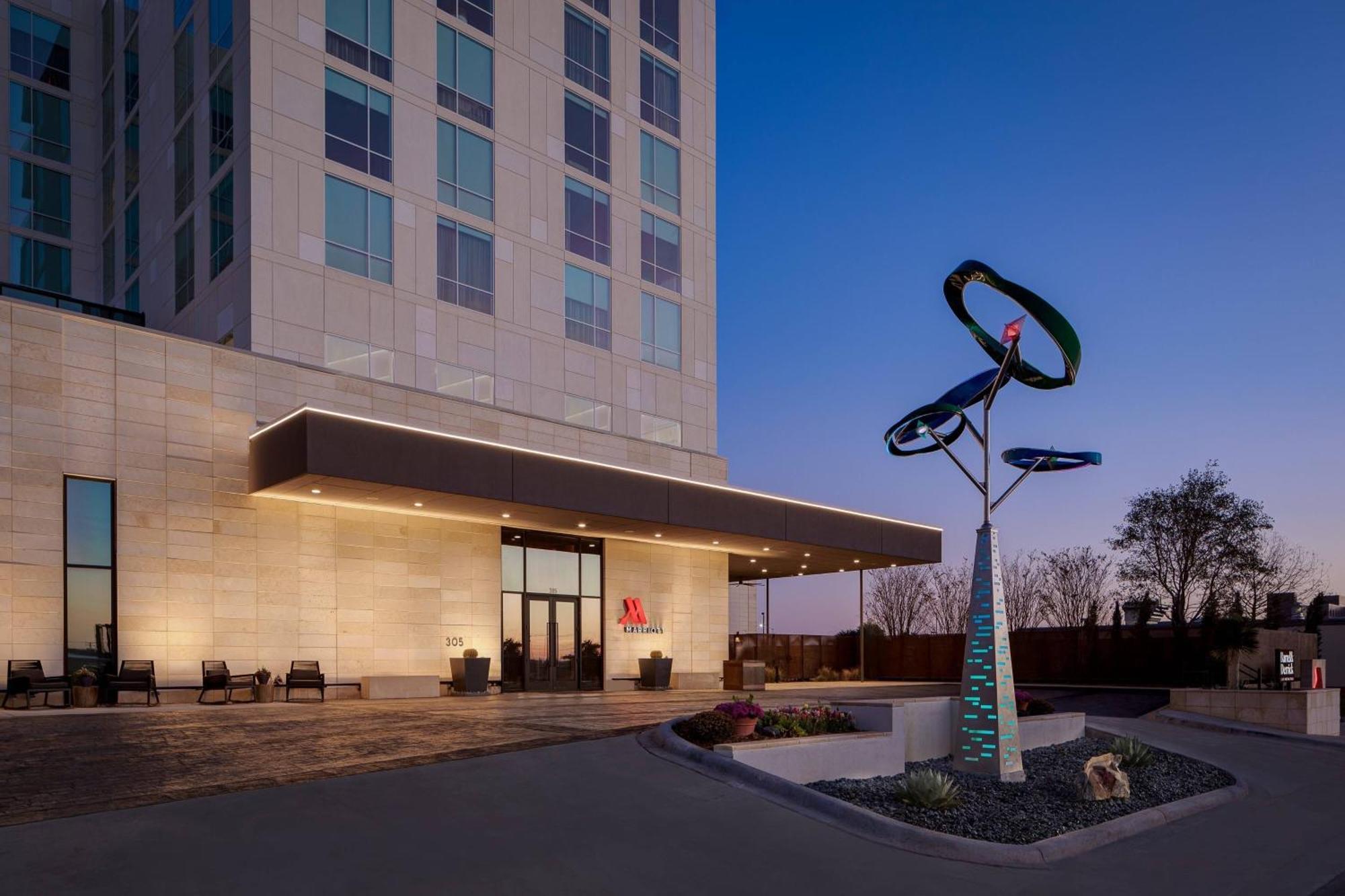 Odessa Marriott Hotel & Conference Center Exterior photo